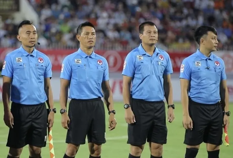 Trợ Lý Trọng Tài Bóng Đá Và Vai Trò Thầm Lặng Trên Sân